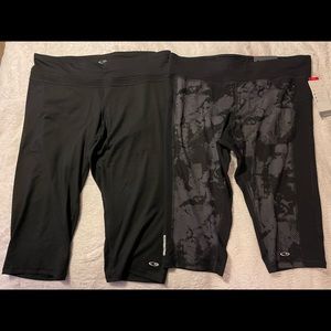 Champion - 2 pair of workout capri pants - Black and Black / Gray - Size XL